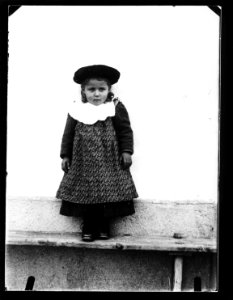 ArCJ - Portrait, fille - 137 J 1071 a