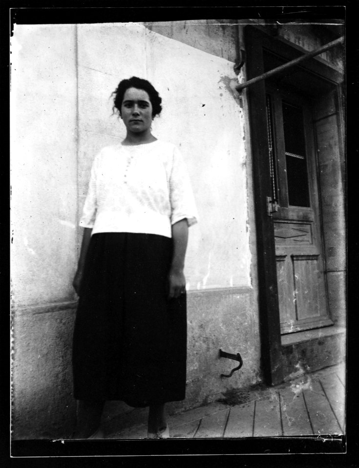 ArCJ - Portrait femme - 137 J 413 a