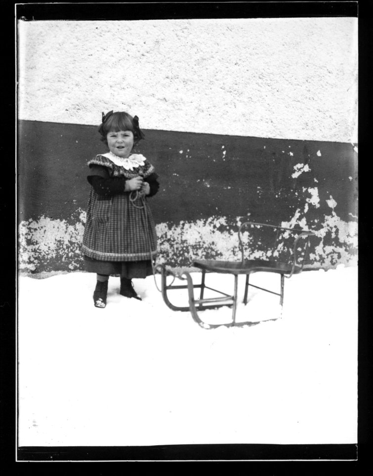 ArCJ - Portrait, fille - 137 J 2273 a
