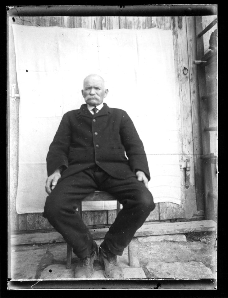 ArCJ - Portrait, homme - 137 J 1137 a