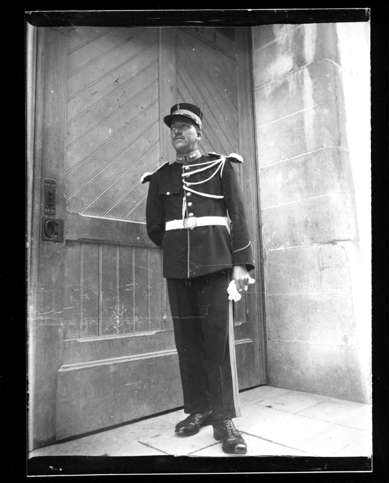 ArCJ - Portrait, homme - 137 J 1145 a