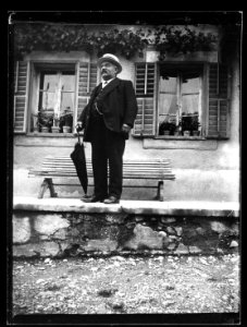 ArCJ - Portrait, homme - 137 J 2240 a