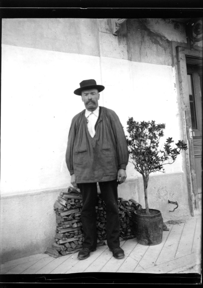 ArCJ - Portrait, homme - 137 J 2768 a
