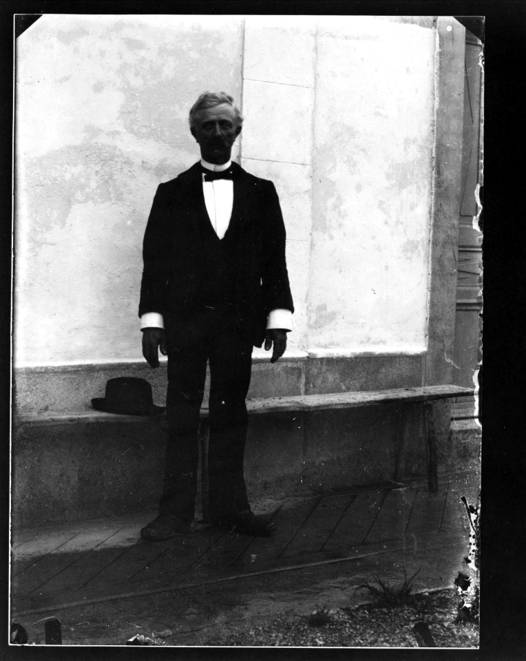 ArCJ - Portrait, homme - 137 J 1169 a