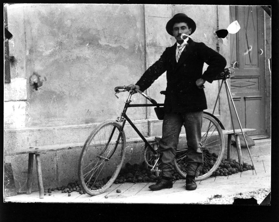 ArCJ - Portrait, homme - 137 J 1151 a