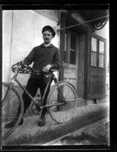 ArCJ - Portrait, homme - 137 J 1155 a