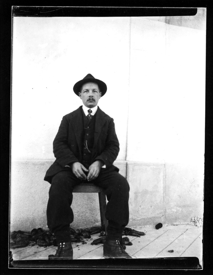 ArCJ - Portrait, homme - 137 J 1161 a