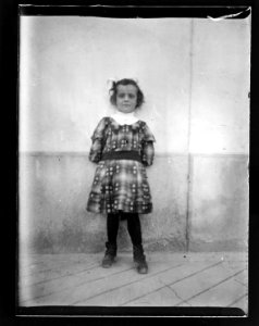 ArCJ - Portrait, fille - 137 J 1068 a