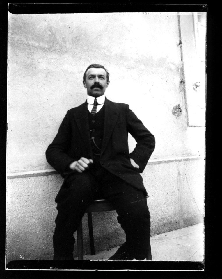 ArCJ - Portrait, homme - 137 J 1165 a