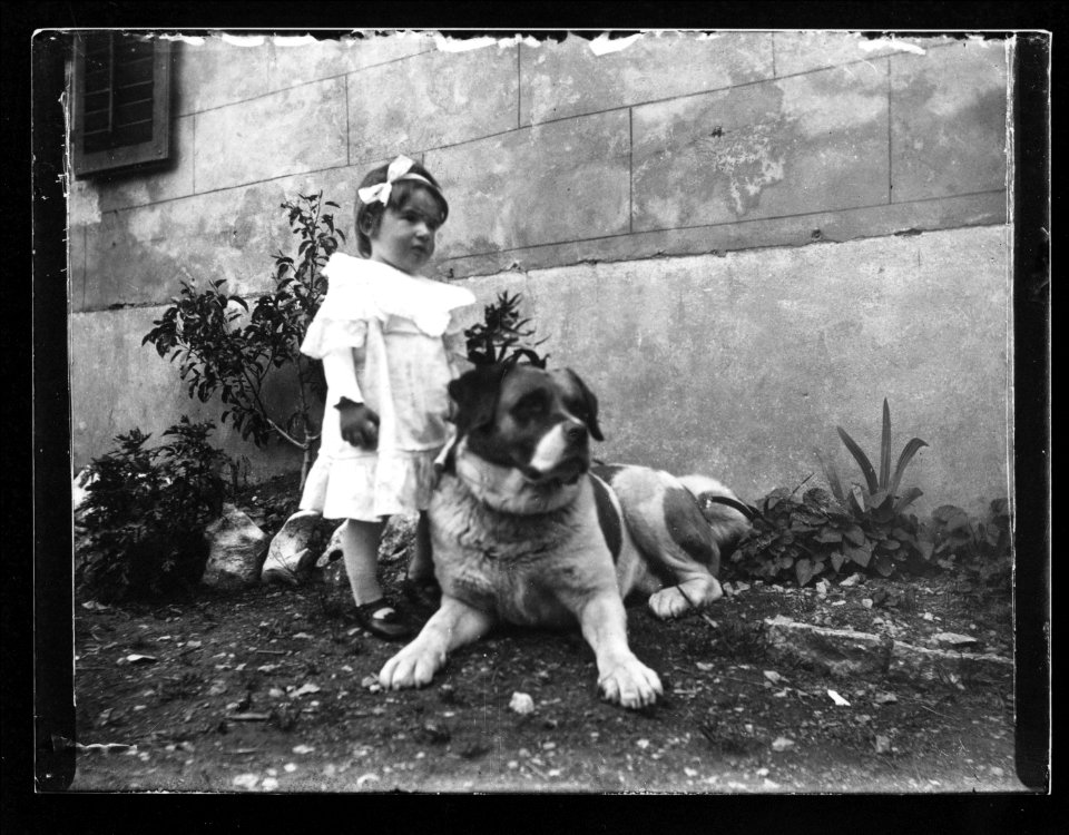 ArCJ - Portrait, fille - 137 J 1947 a