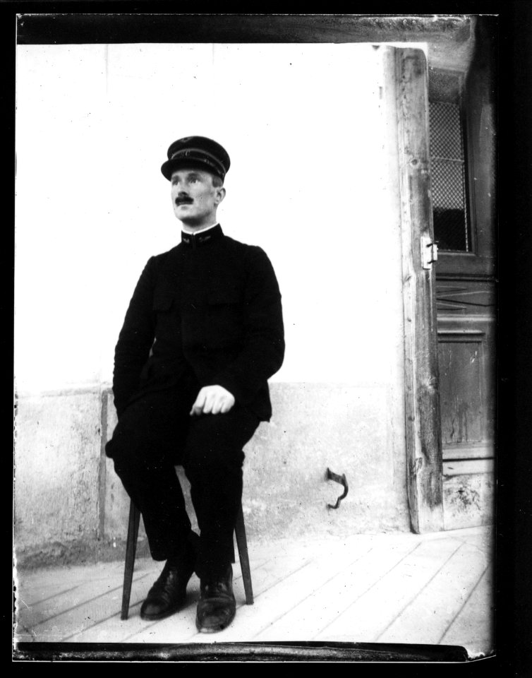 ArCJ - Portrait, homme - 137 J 1144 a