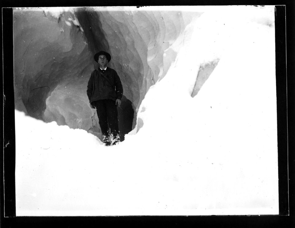 ArCJ - Portrait, homme - 137 J 2313 a