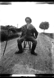 ArCJ - Portrait, homme - 137 J 2508 a