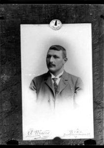 ArCJ - Portrait, homme - 137 J 2874 a