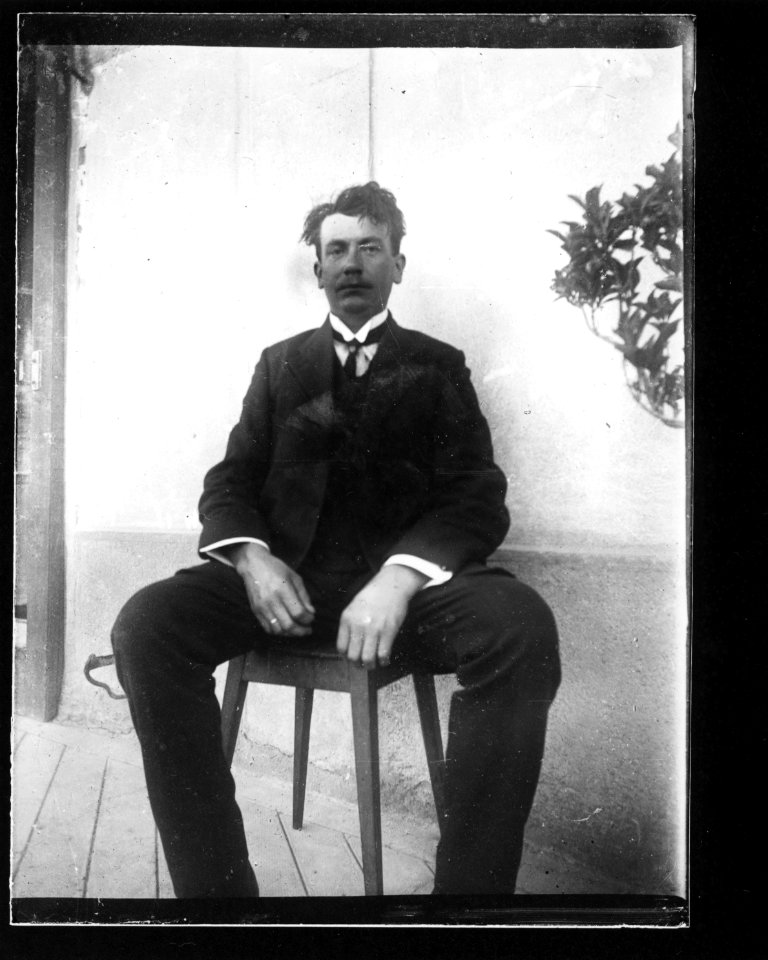 ArCJ - Portrait, homme - 137 J 1163 a