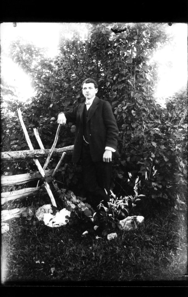 ArCJ - Portrait, homme - 137 J 40 b