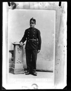 ArCJ - Portrait, homme - 137 J 1911 a
