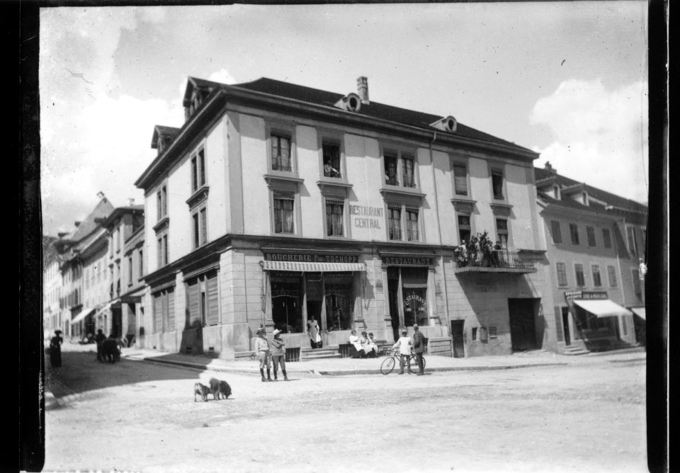 ArCJ - Restaurant central, boucherie Tschopp - 137 J 2983 a