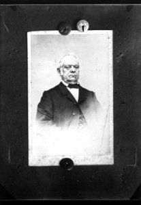 ArCJ - Portrait, homme - 137 J 2679 a