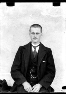 ArCJ - Portrait, homme - 137 J 2924 a