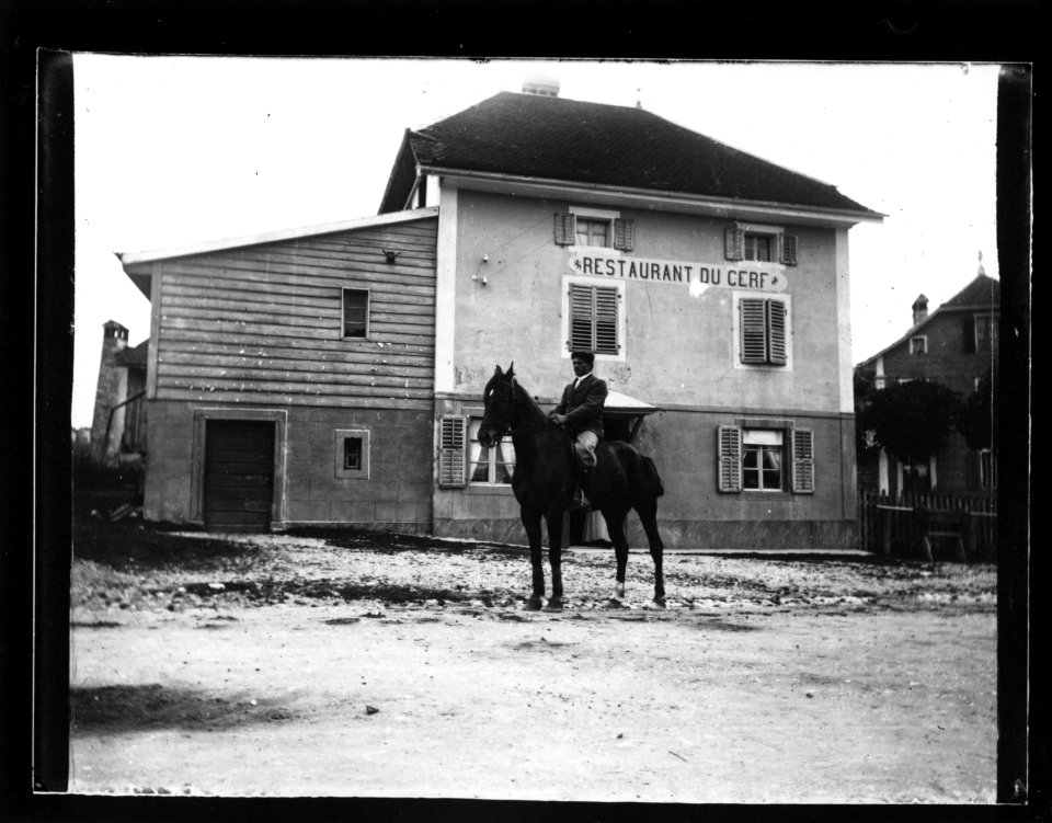 ArCJ - Restaurant du Cerf - 137 J 614 a