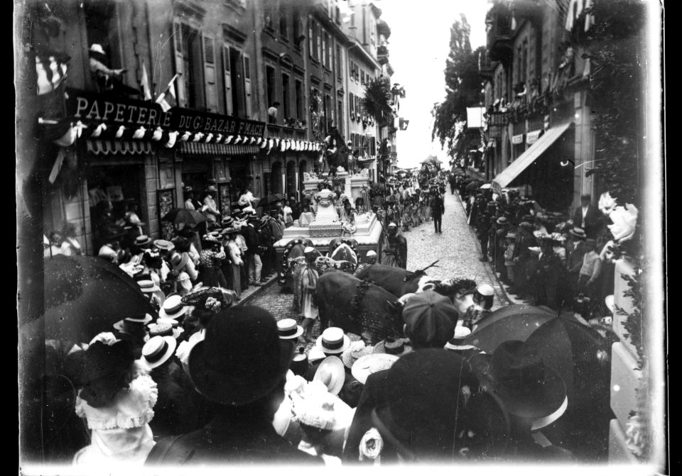 ArCJ - VD-Vevey, Cortège - 137 J 3074 a