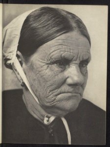 Arens-Tepe - Zandvoortsche Haringverkoopster 82jr