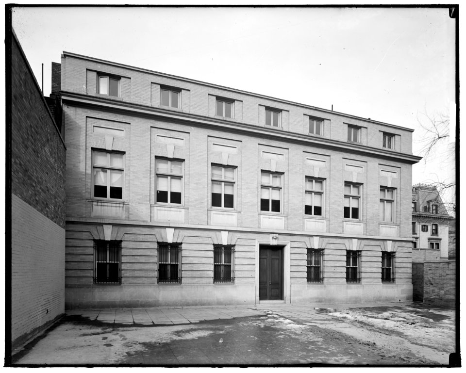 ARGENTINE EMBASSY. EXTERIOR LCCN2016861620