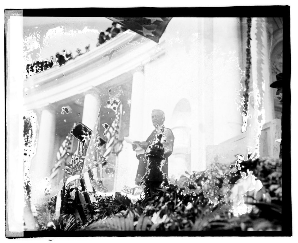Arlington Amphitheater dedication, 5-15-20 LCCN2016827944