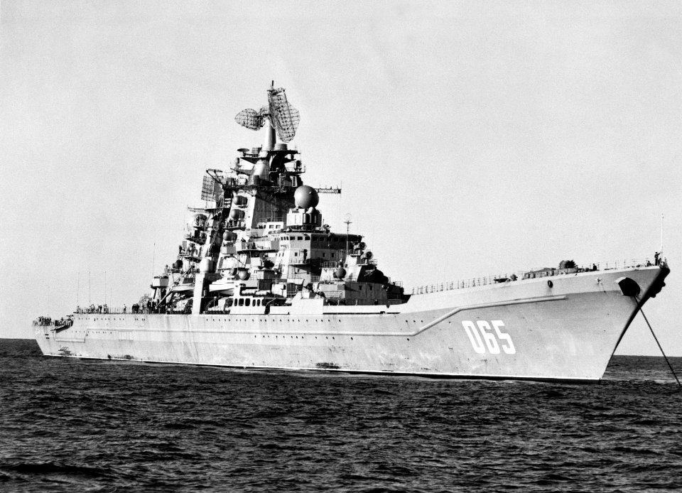 ARKR Kirov 1985 anchored