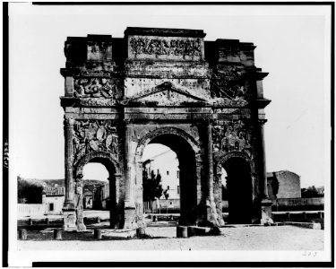 Arles. Roman arch LCCN91783725