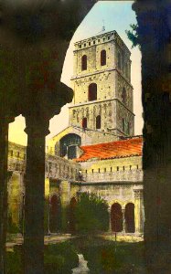 Arles Saint-Trophime le cloitre