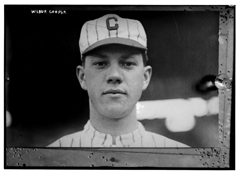 Arley Wilbur Cooper, pitcher, Columbus, American Association (baseball) LCCN2014690880