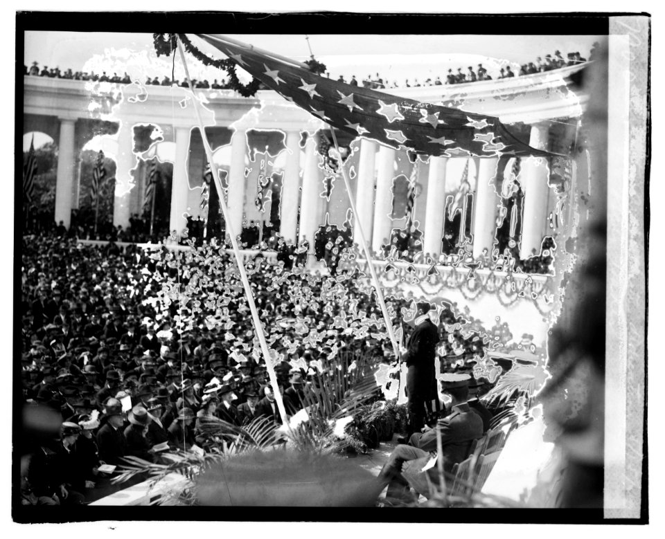 Arlington Amphitheater dedication, 5-15-20, Secty. Baker LCCN2016827942