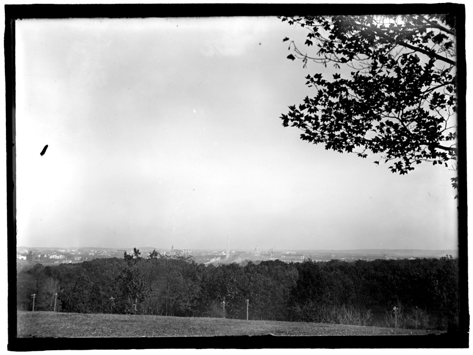 ARLINGTON NATIONAL CEMETERY. VIEW, WASHINGTON IN DISTANCE LCCN2016864077