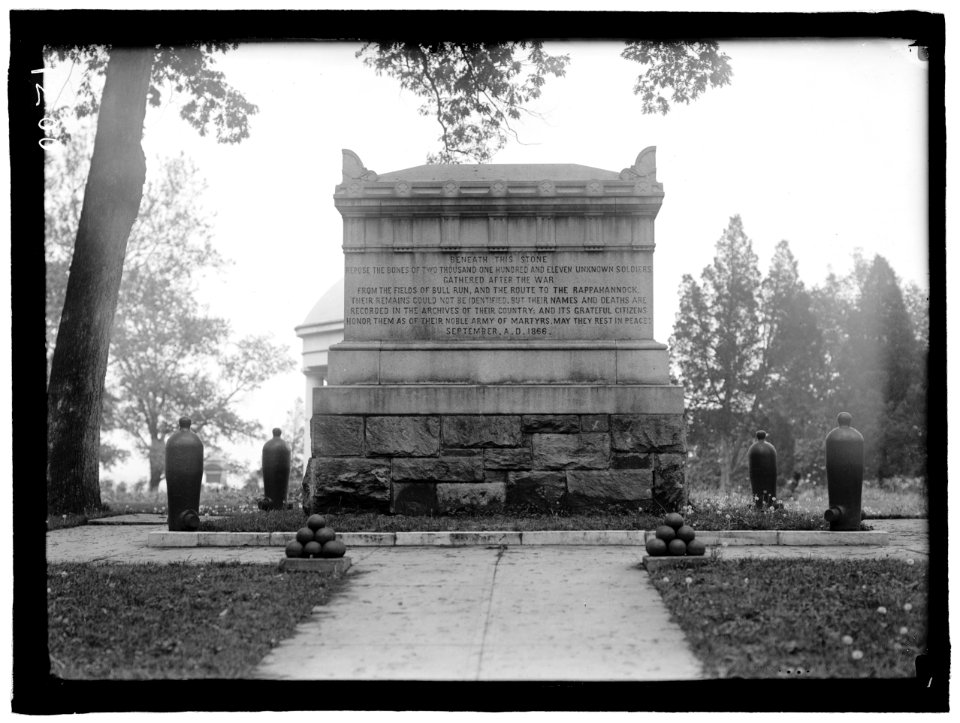 ARLINGTON NATIONAL CEMETERY. VIEWS LCCN2016863731