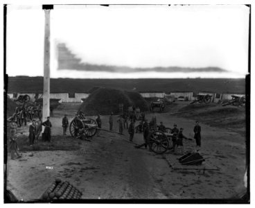 Arlington, Va. Interior view of Fort C.F. Smith, with gun crew of Company L, 2d New York Artillery LOC cwpb.04125