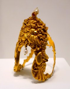 Arm bracelet, India, 1800s AD, gold, pearls, ruby - Dallas Museum of Art - DSC04947 photo