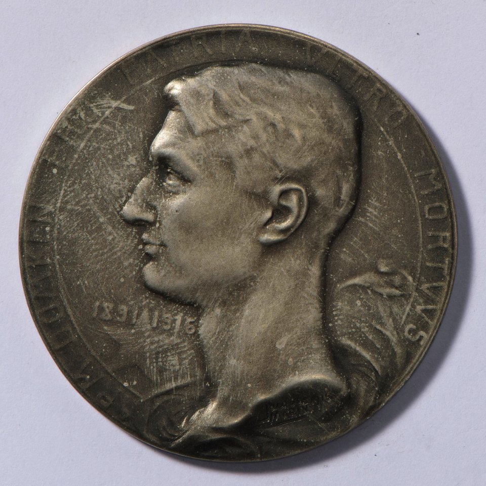 Arm. Domken Pro Patria Ultro Mortuus 1891-1916, medal by Jacques Marin (1877-1950), Belgium, 1916, Coins and Medals Department of the Royal Library of Belgium, 2Lef 49 - 22 (recto)