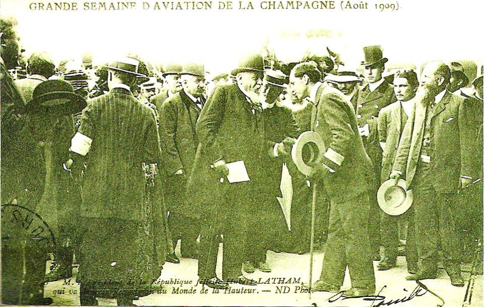 Armand Fallières félicite Latham