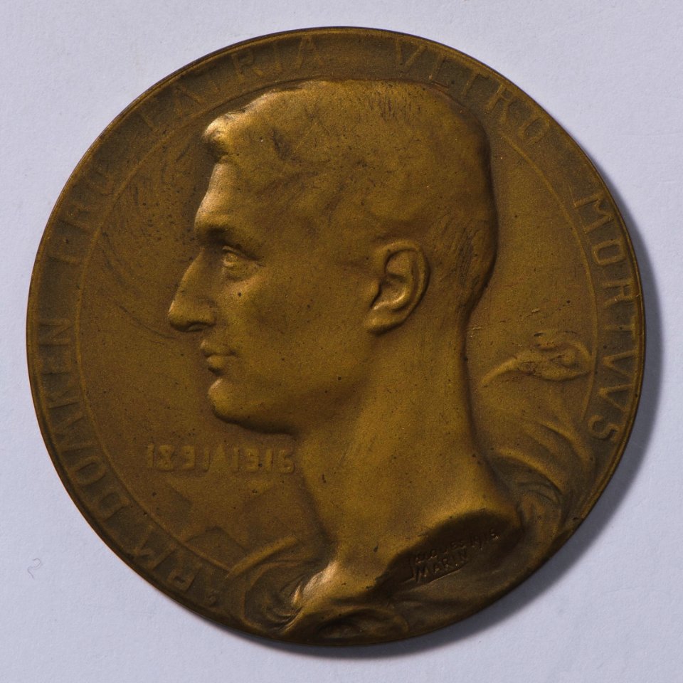 Arm. Domken Pro Patria Ultro Mortuus 1891-1916, medal by Jacques Marin (1877-1950), Belgium, 1916, Coins and Medals Department of the Royal Library of Belgium, 2Lef 49 - 23 (recto)