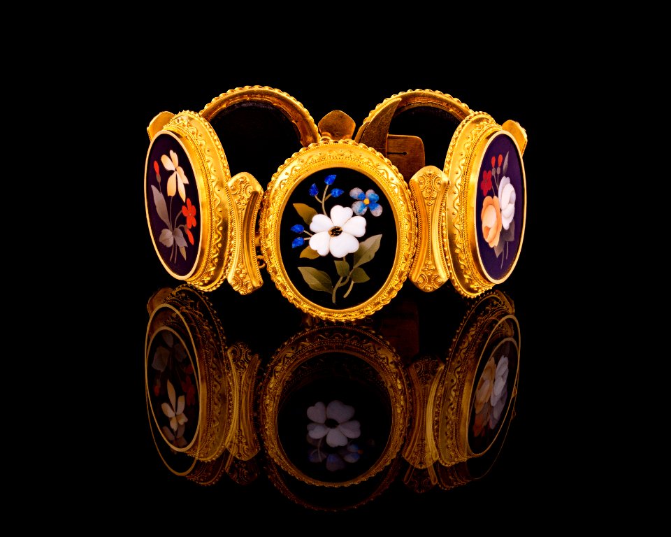 Armband med florentinsk mosaik, juvelerare Gustaf Möllenborg, 1870 - Hallwylska museet - 109589