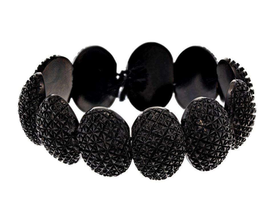Armband i ebonit, 1800-talets andra hälft - Hallwylska museet - 110146