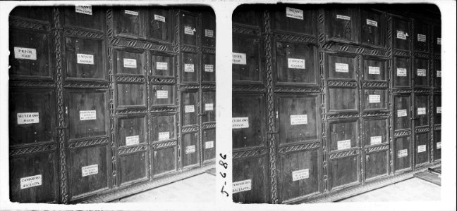 Armari gòtic de l ' arxiu de la catedral de Tortosa