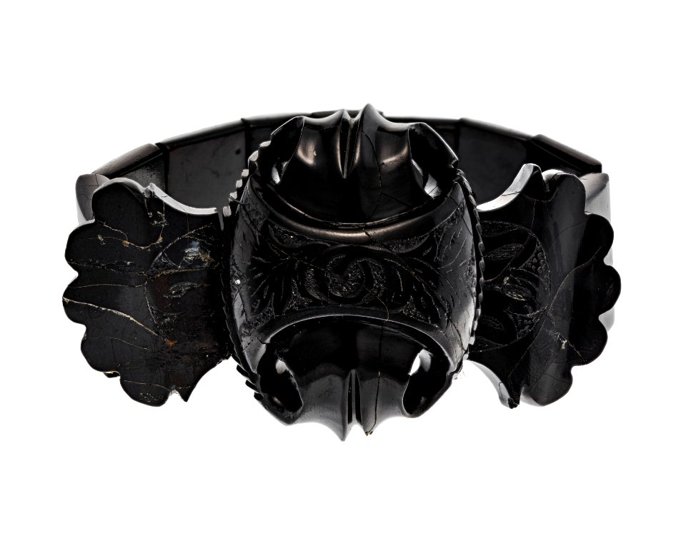Armband i ebonit, 1800-talets andra hälft - Hallwylska museet - 110148