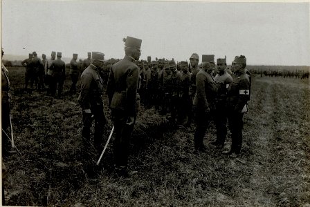 Armeeoberkommandant Erzherzog Friedrich und Heeresgruppenkommandant Erzherzog Karl beim XIII. Korps, 15.09.1916 (BildID 15550538)