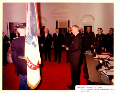 Army flag presented to LBJ (2)