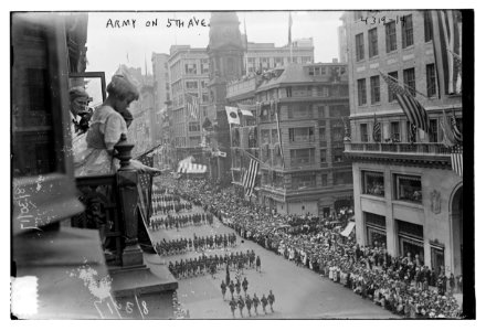 Army on 5th Ave. LCCN2014705404