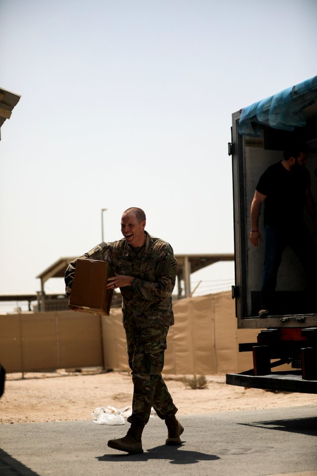 Army and Spirit of America provide essential resources to Afghan evacuees 210822-D-D0477-505