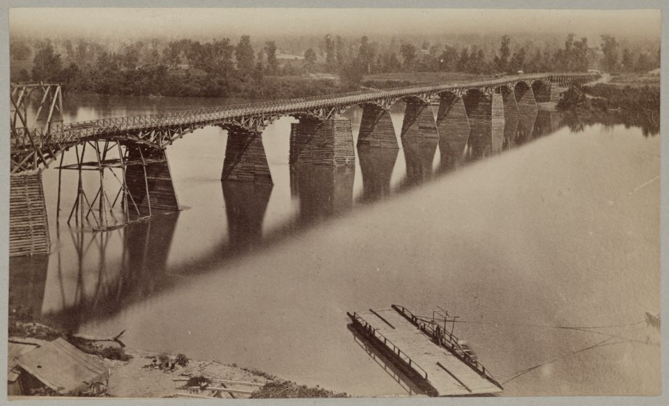 Army bridge across the Tennessee River at Chattanooga, L8121 LCCN2012649983